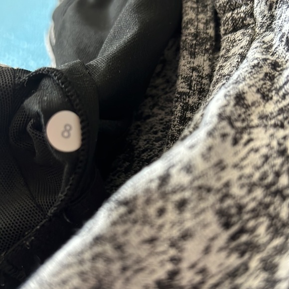 Lululemon Power Y tank top, size 8 - Picture 8 of 8